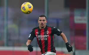 隆戈：本纳塞尔缺席米兰的体测，马赛尚未就租借他与米兰达成协议