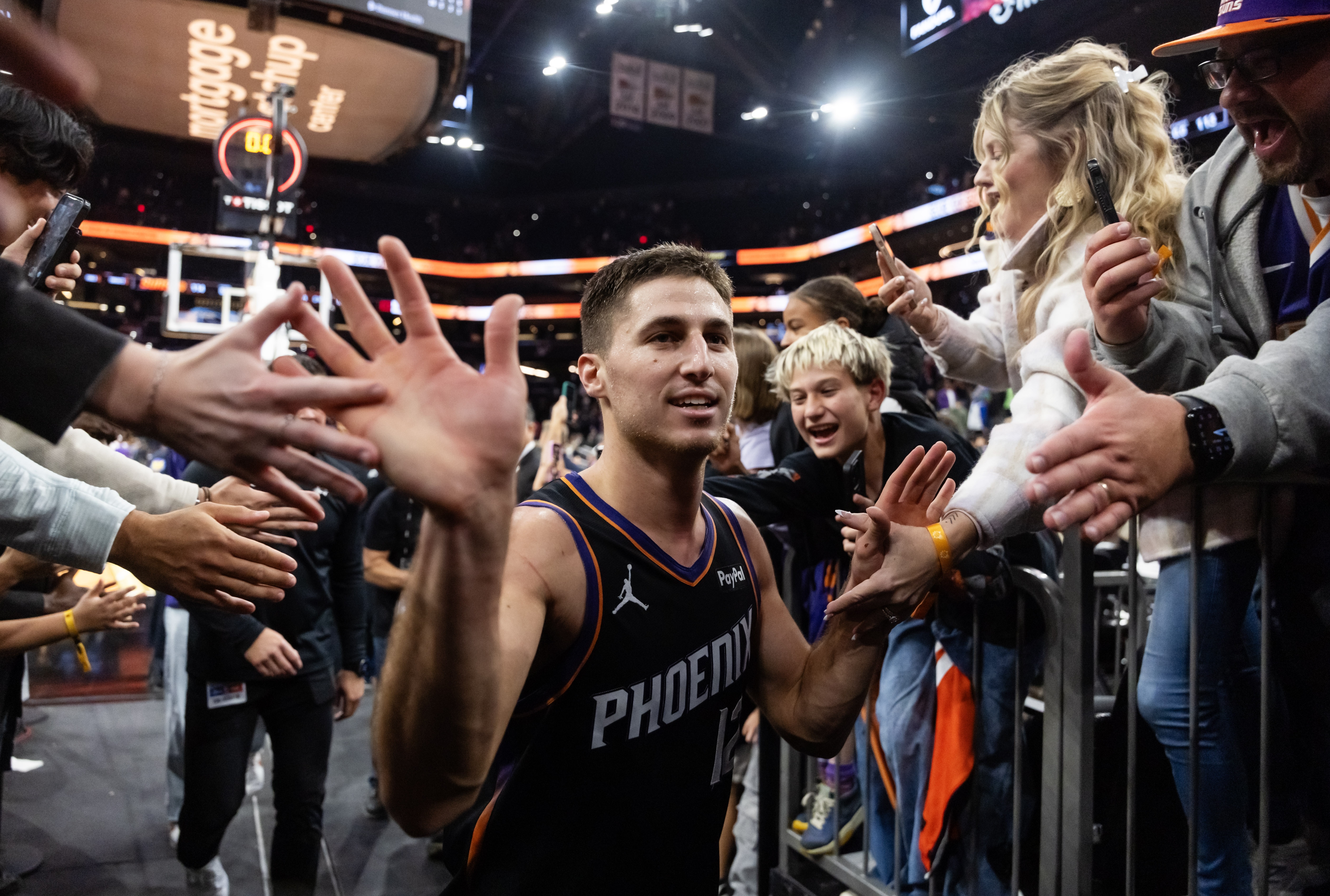 九游娱乐app-膝盖韧带撕裂+腿部骨折击不垮他 格林复出得给太阳落选秀打替补？