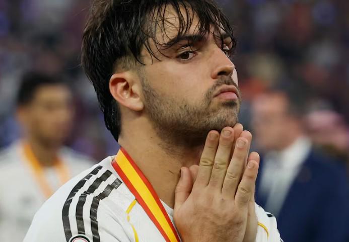 九游娱乐官网-龙赛罗：皇马的青训球员拼尽全力，他们的巨星队友却毫无斗志