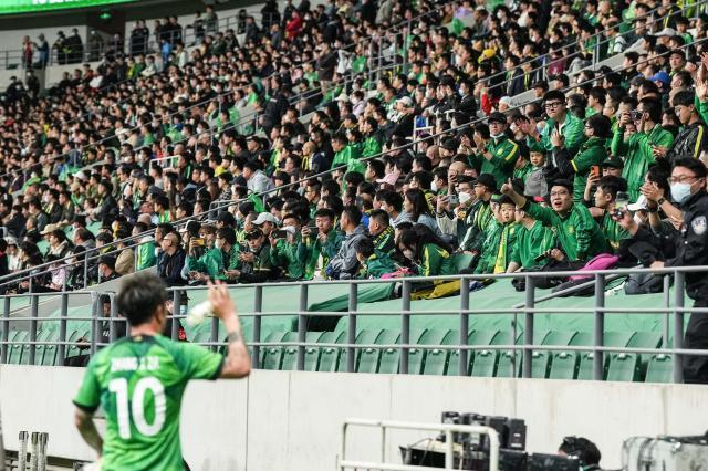 九游娱乐-中超重启业内各方努力自救 愿新赛季真正焕然一新