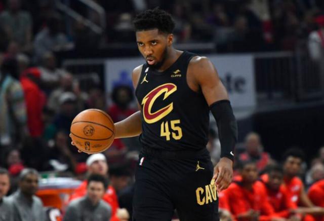 九游娱乐-前两战背靠背30+ 米切尔无缝融入开启带队模式